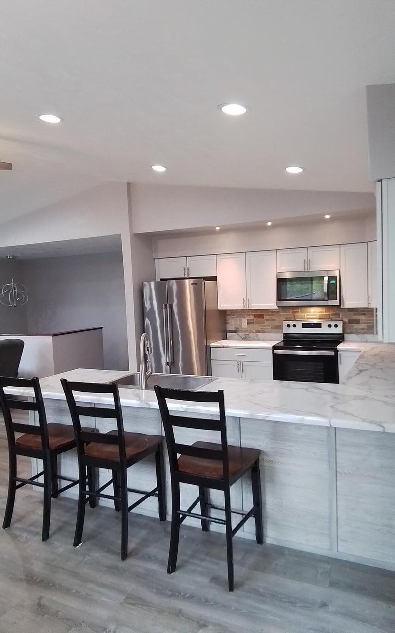 1596 Highwood Dr, La Crescent, MN 55947