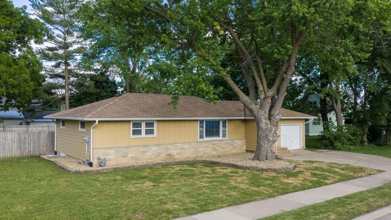 504 14th St NW, Austin, MN 55912