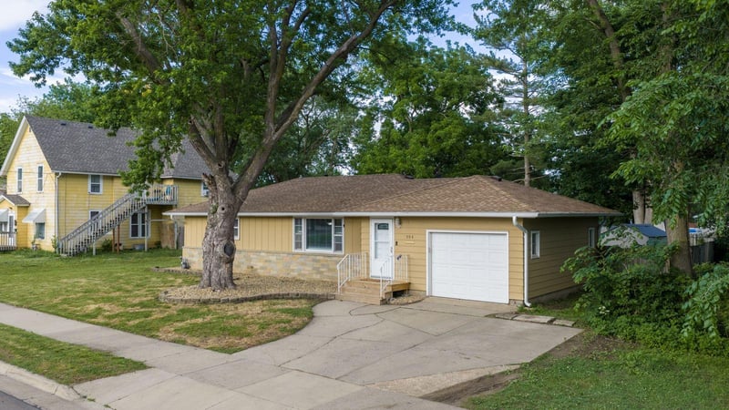 504 14th St NW, Austin, MN 55912
