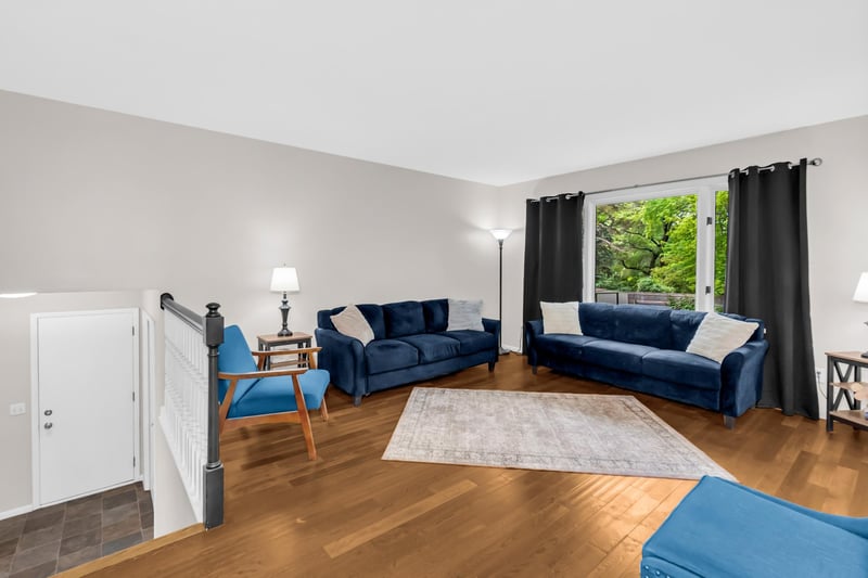 4519 Oak Leaf Dr, Vadnais Heights, MN 55127