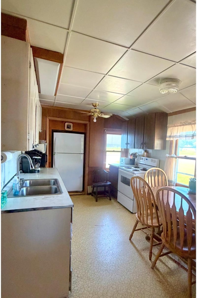540 5th Ave S, Isle, MN 56342