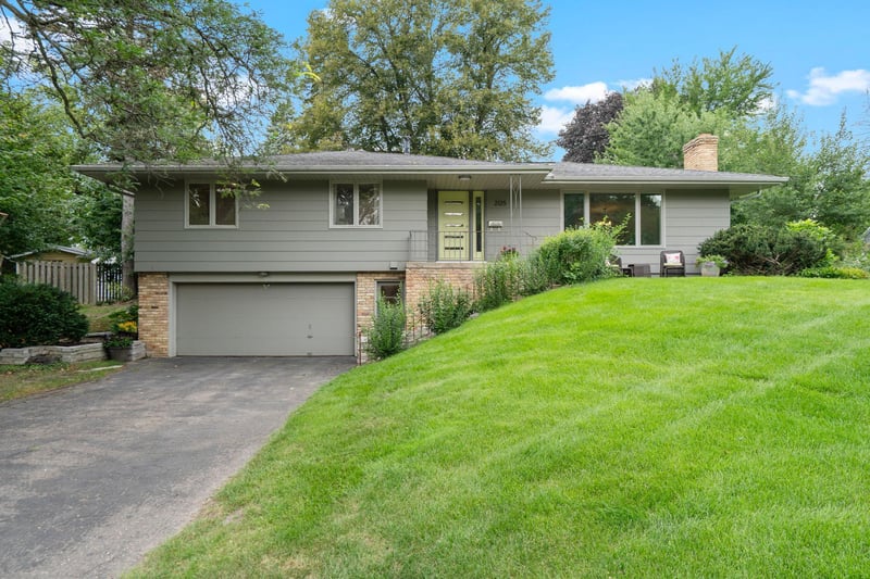 2125 Orkla Dr, Golden Valley, MN 55427