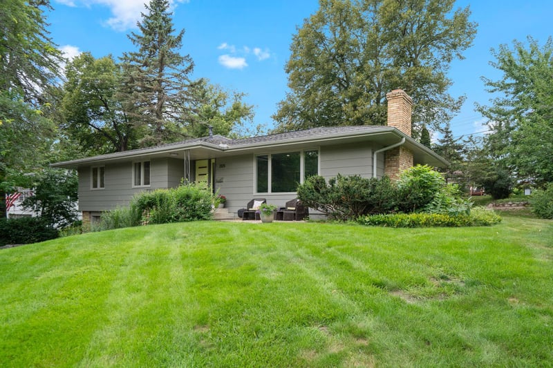 2125 Orkla Dr, Golden Valley, MN 55427