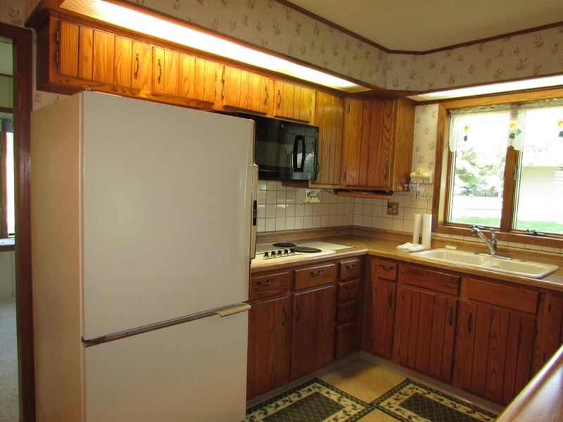 1522 Falcon Dr, Fairmont, MN 56031