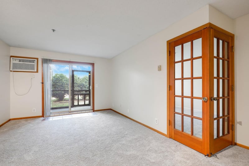 2150 Ridge Dr #14, Saint Louis Park, MN 55416