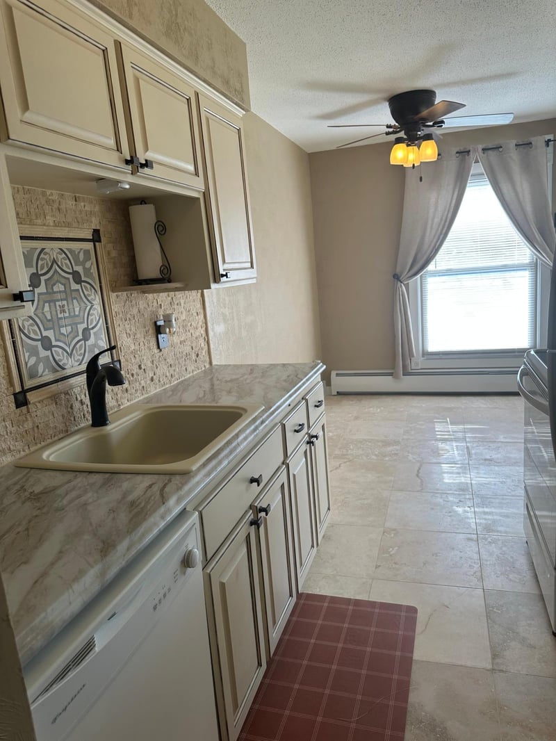 909 11th Ave S #8, Hopkins, MN 55343