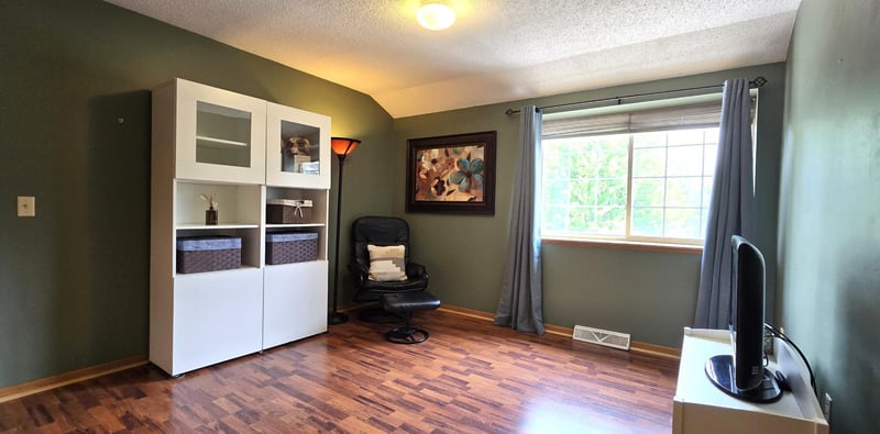 7285 Brittany Ln, Inver Grove Heights, MN 55076