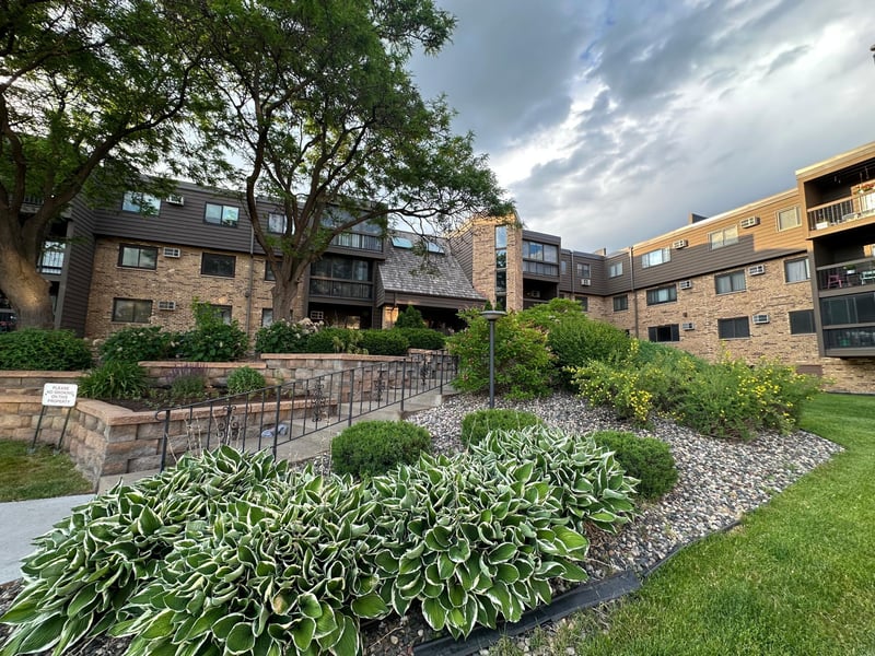 999 41st Ave NE #212, Columbia Heights, MN 55421
