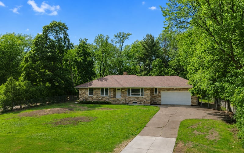 1985 Prosperity Rd, Maplewood, MN 55109