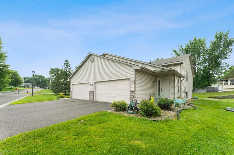 11109 Frankfort Pw NE, Saint Michael, MN 55376