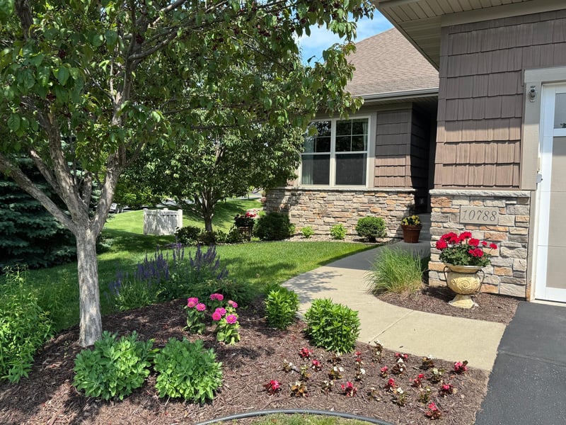 10788 Lyndale Bluffs Trl, Bloomington, MN 55420