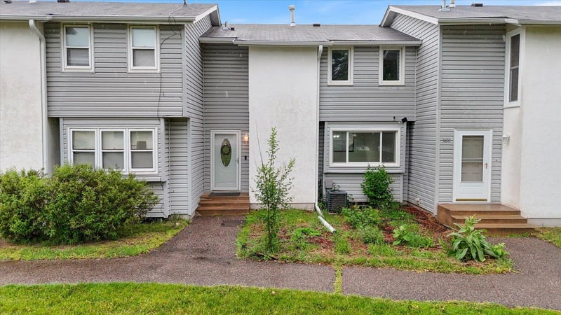 3656 Brookdale Dr N, Brooklyn Park, MN 55443