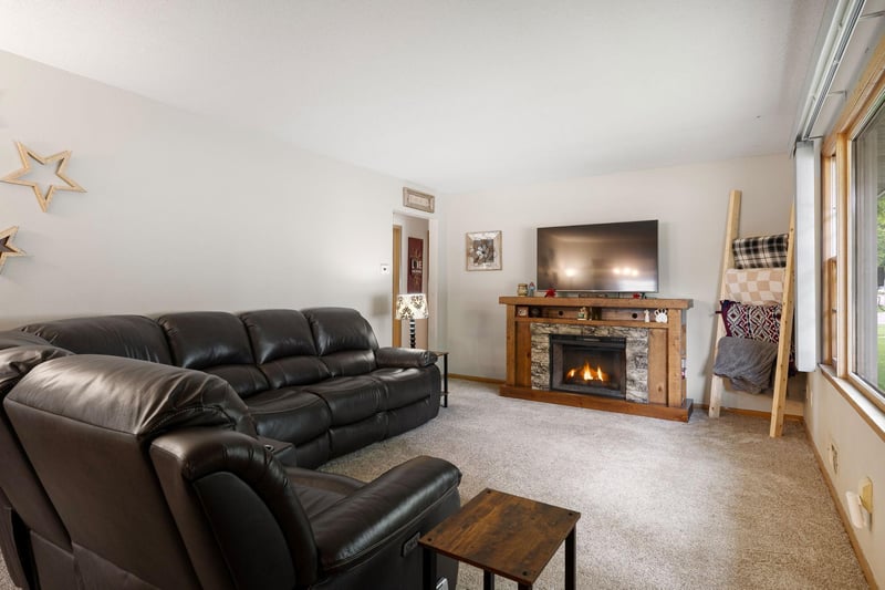 213 7th Ave NE, Waseca, MN 56093