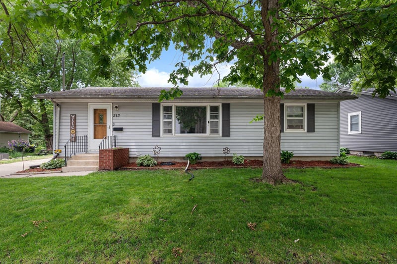 213 7th Ave NE, Waseca, MN 56093