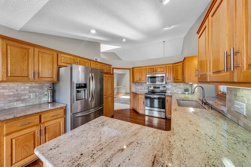 10408 Eagle Pointe Trl, Woodbury, MN 55129
