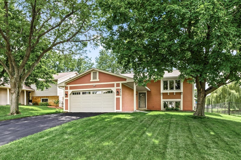 4275 Eagle Crest Dr, Eagan, MN 55122