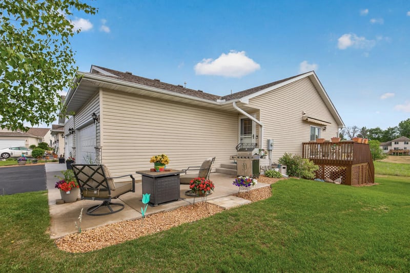 38272 Explorer Cir, North Branch, MN 55056