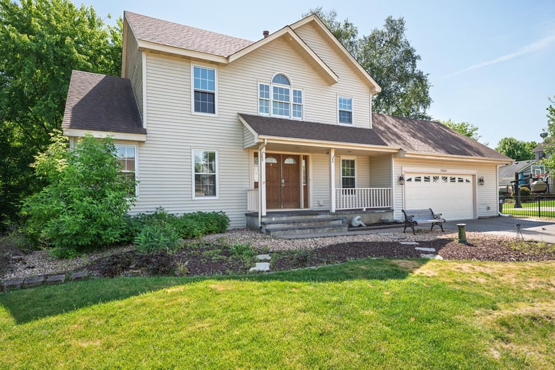 12640 Edinborough Cir, Apple Valley, MN 55124