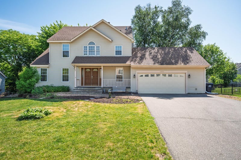 12640 Edinborough Cir, Apple Valley, MN 55124