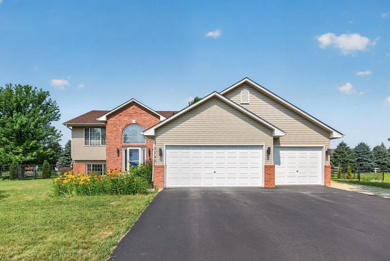 13745 Wellstead Dr, Rogers, MN 55374