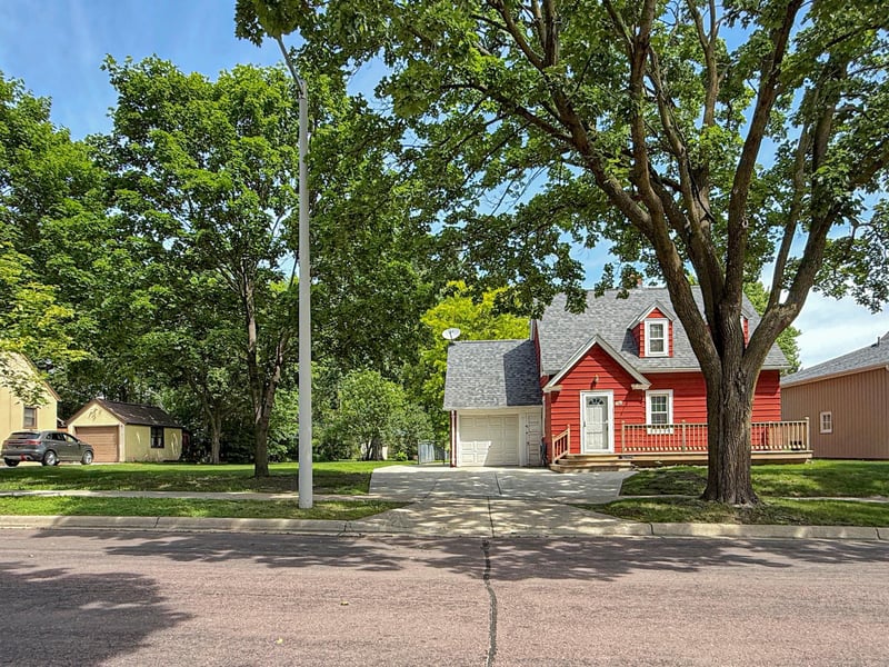 419 Webster St, Fairmont, MN 56031