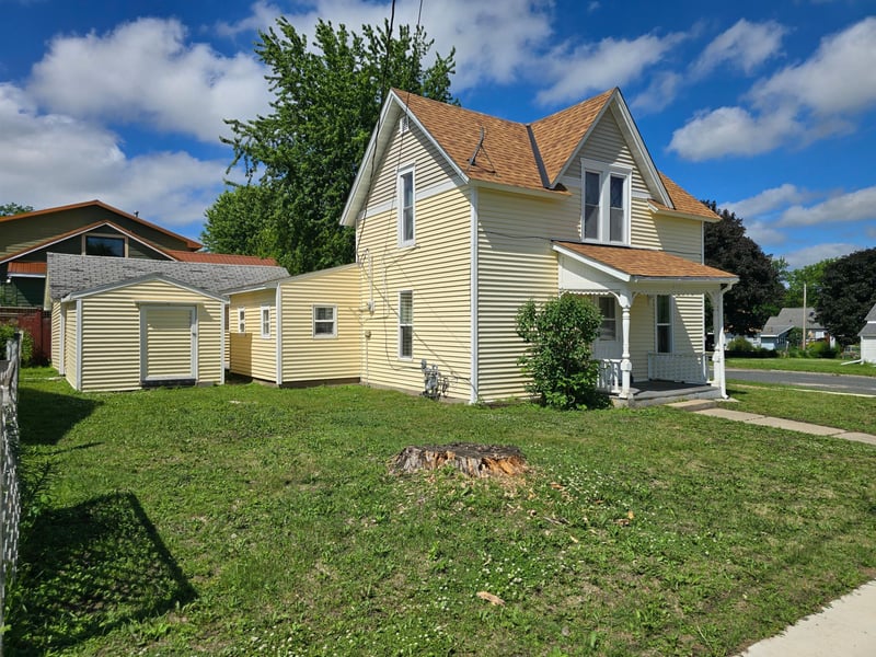 213 E Fremont St, Spring Valley, MN 55975