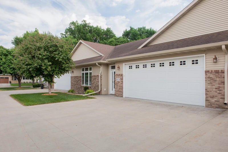 1307 2nd St S #B, Moorhead, MN 56560