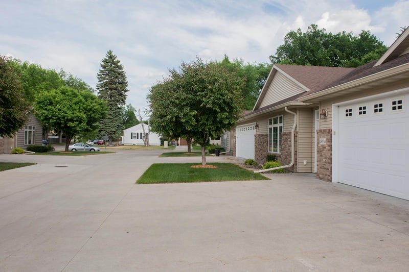1307 2nd St S #B, Moorhead, MN 56560