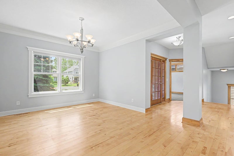 433 Majestic Ct, Shoreview, MN 55126