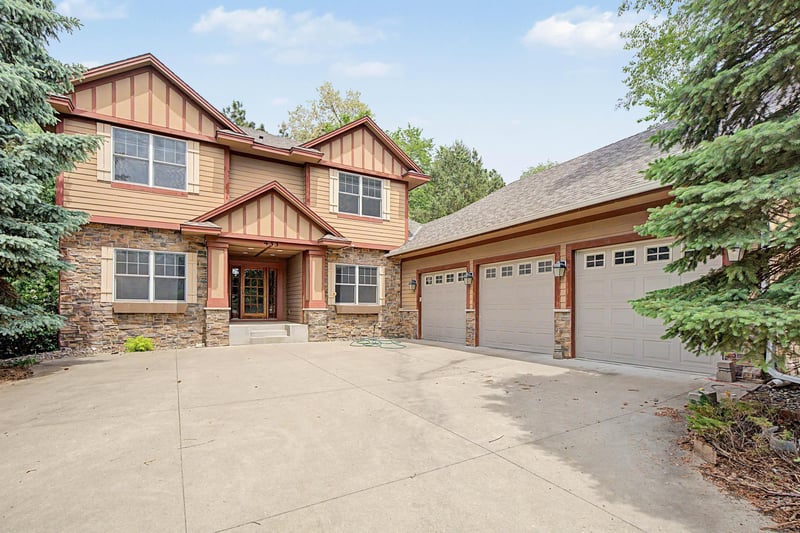 433 Majestic Ct, Shoreview, MN 55126
