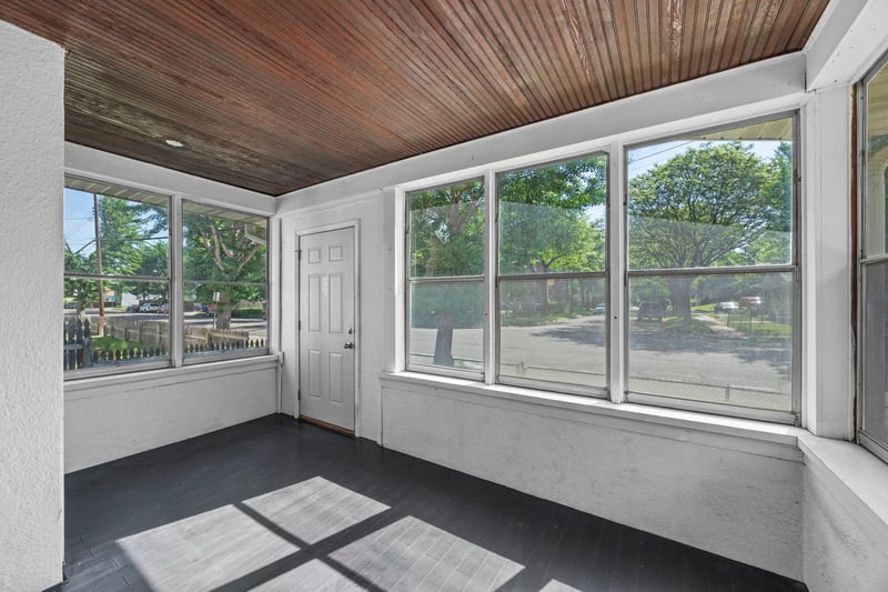 631 Western Ave N, Saint Paul, MN 55103