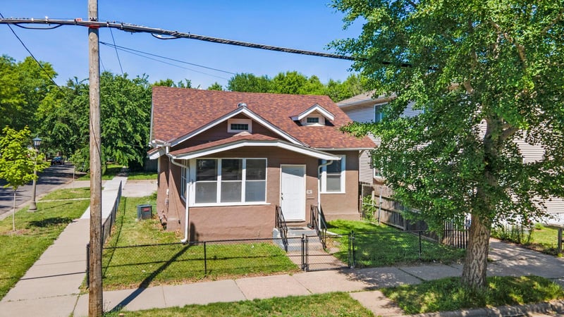 631 Western Ave N, Saint Paul, MN 55103