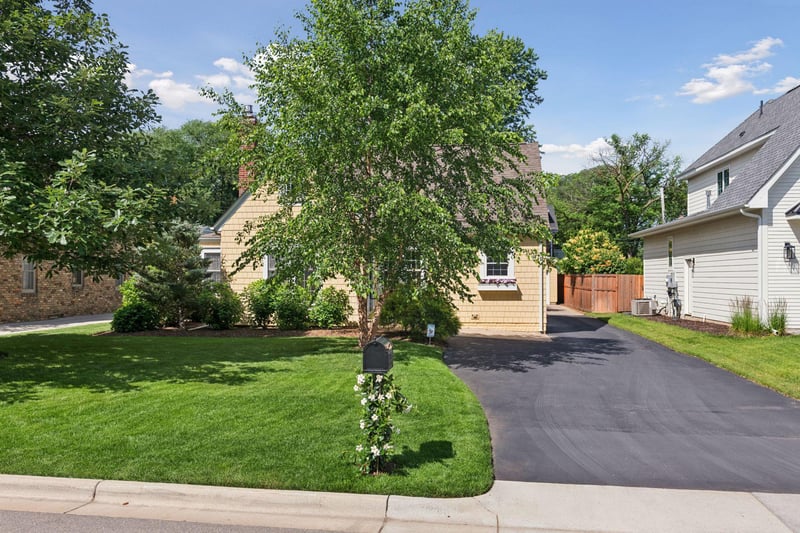 4312 Oakdale Ave S, Edina, MN 55424