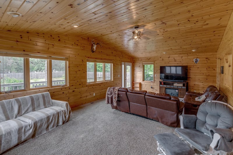 1505 8th St NE, Staples, MN 56479