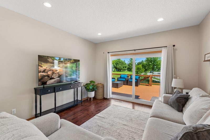 2229 Grimm Rd, Chaska, MN 55318