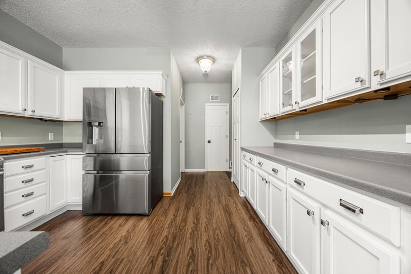 6742 Pine Crest Trl S, Cottage Grove, MN 55016