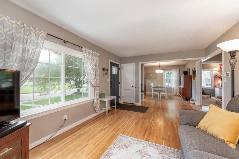 1215 Woodland Ave, Mankato, MN 56001