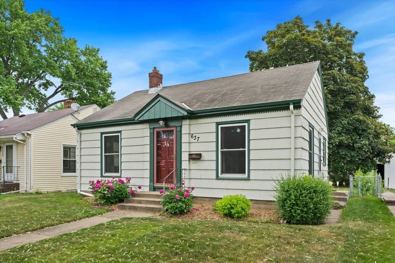 637 7th Ave S, South Saint Paul, MN 55075