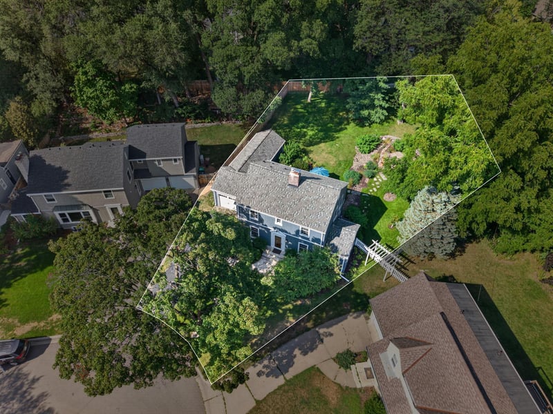 6 Edina Ct, Edina, MN 55424