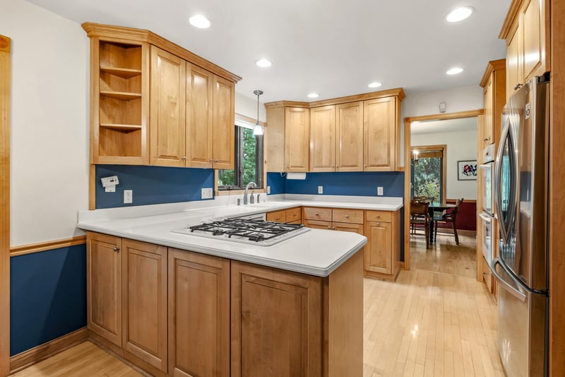 2999 Stinson Ct, New Brighton, MN 55112