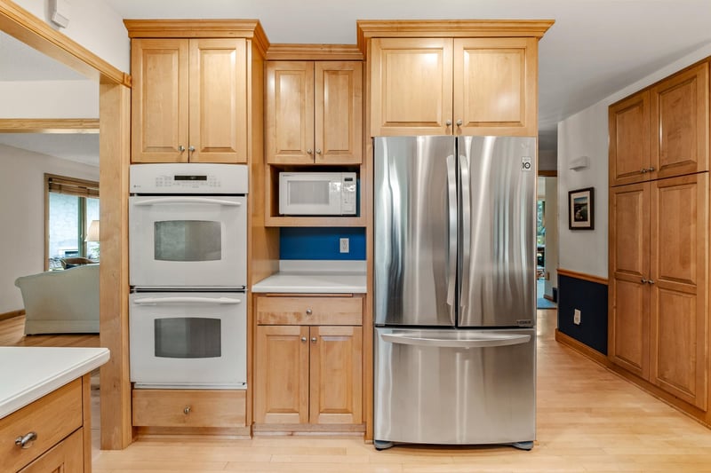 2999 Stinson Ct, New Brighton, MN 55112