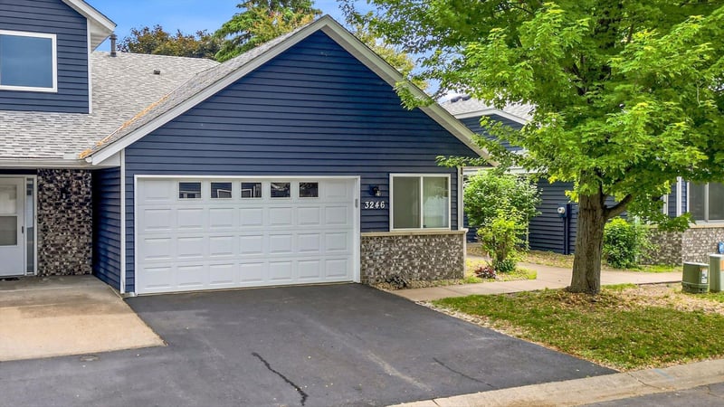 3246 Edgerton St, Vadnais Heights, MN 55127