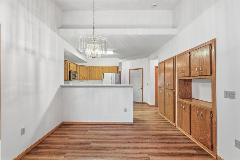3246 Edgerton St, Vadnais Heights, MN 55127