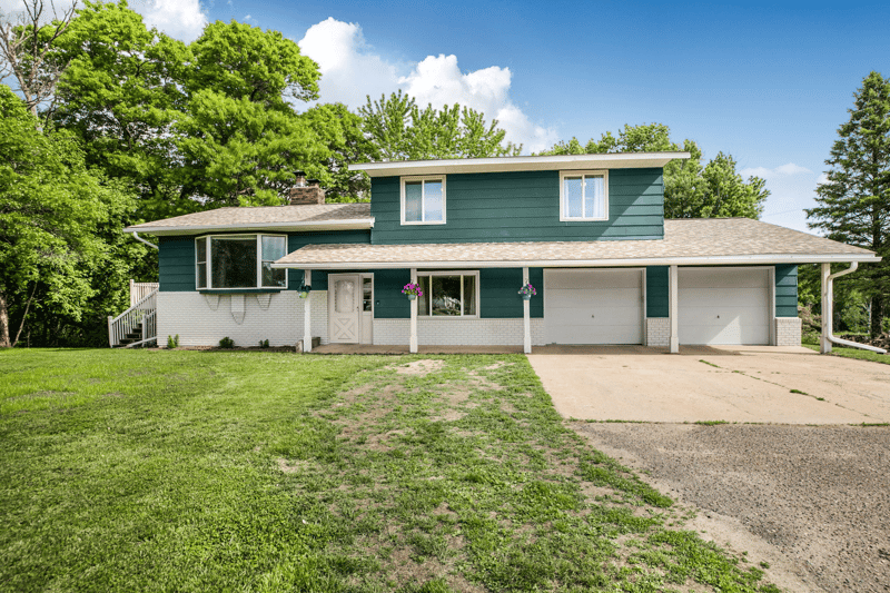 15984 Shelly Dr, Little Falls, MN 56345