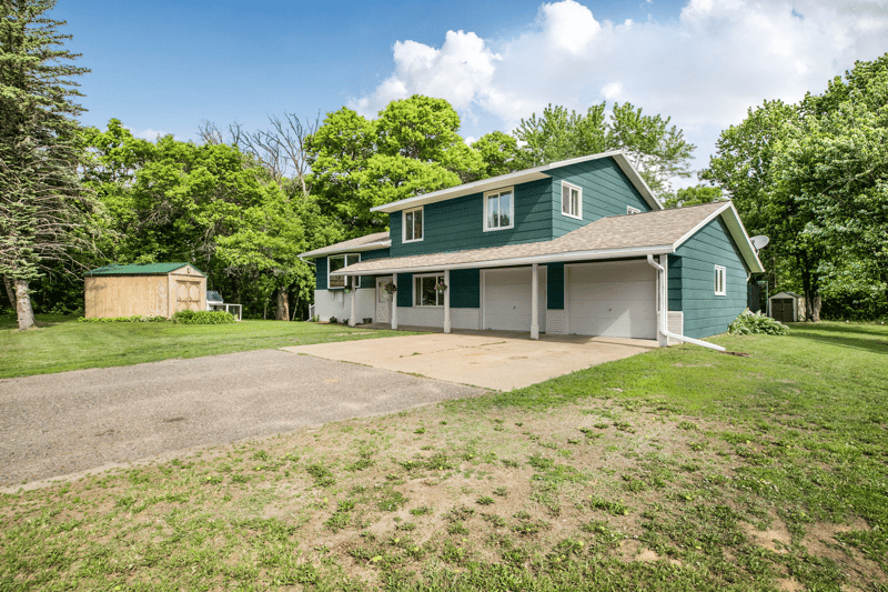 15984 Shelly Dr, Little Falls, MN 56345
