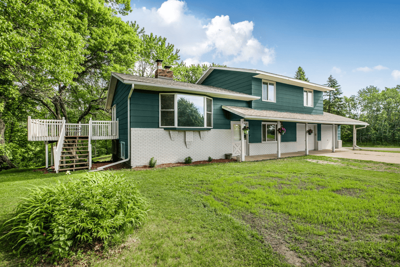 15984 Shelly Dr, Little Falls, MN 56345