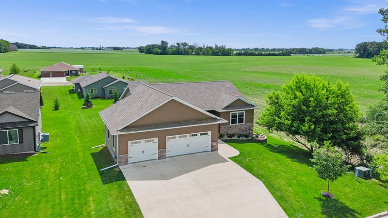 207 Bouldercrest Ave NE, Owatonna, MN 55060