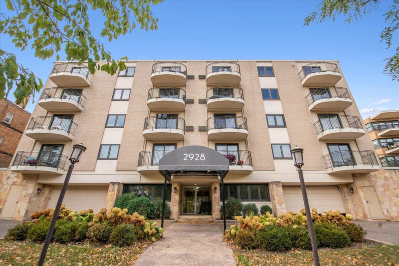 2928 Dean Pw #2J, Minneapolis, MN 55416