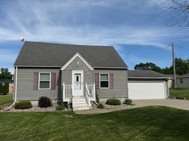 405 N 11th St, Olivia, MN 56277