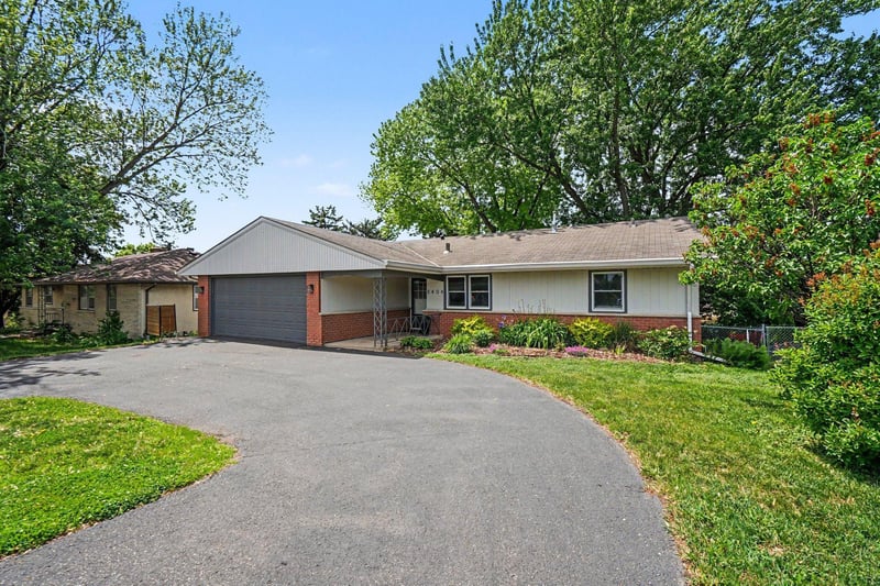 3404 Silver Lake Rd NE, Saint Anthony, MN 55418